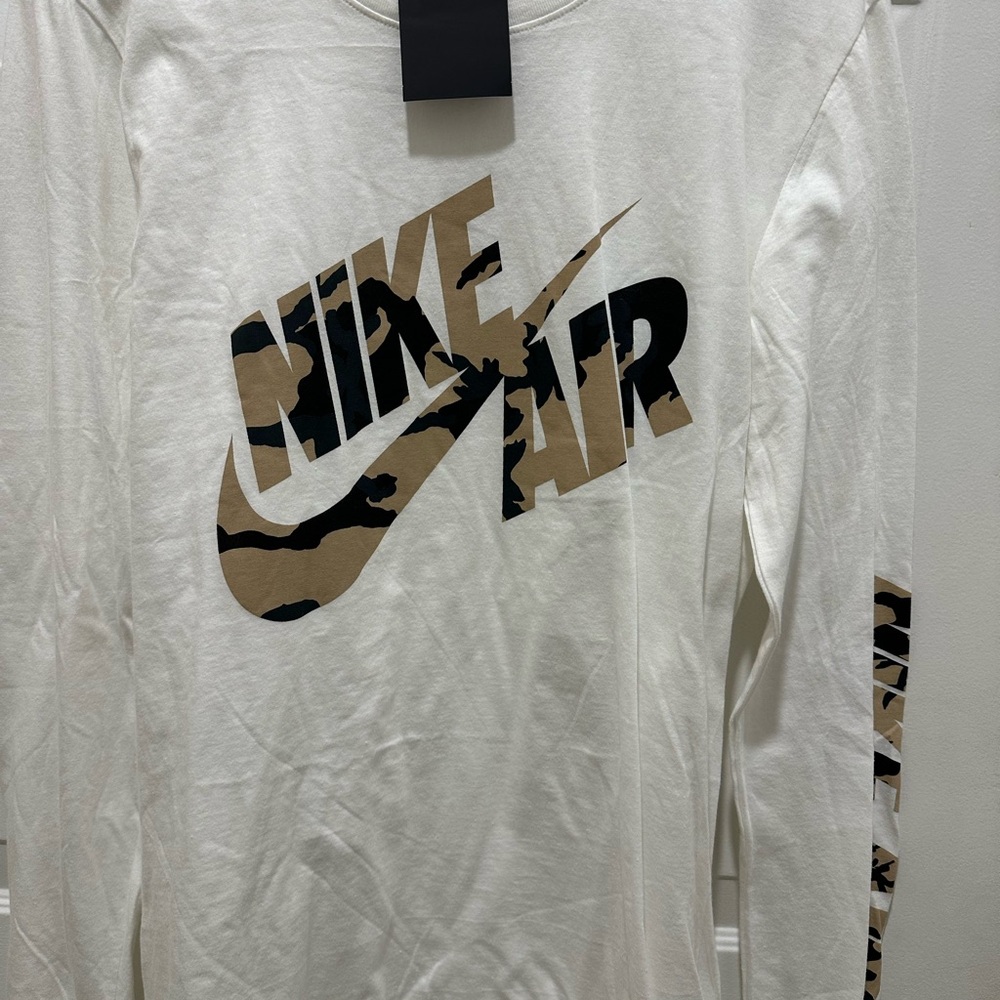 NWT Nike Long Sleeve Tee
